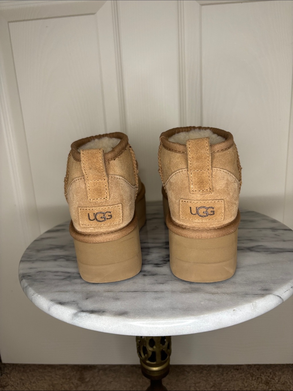 UGG Classic Ultra Mini Platform in Chestnut